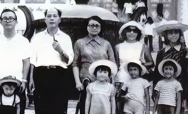 张国荣抑郁症成因_香港娱乐圈黑张国荣_张国荣童年创伤影响