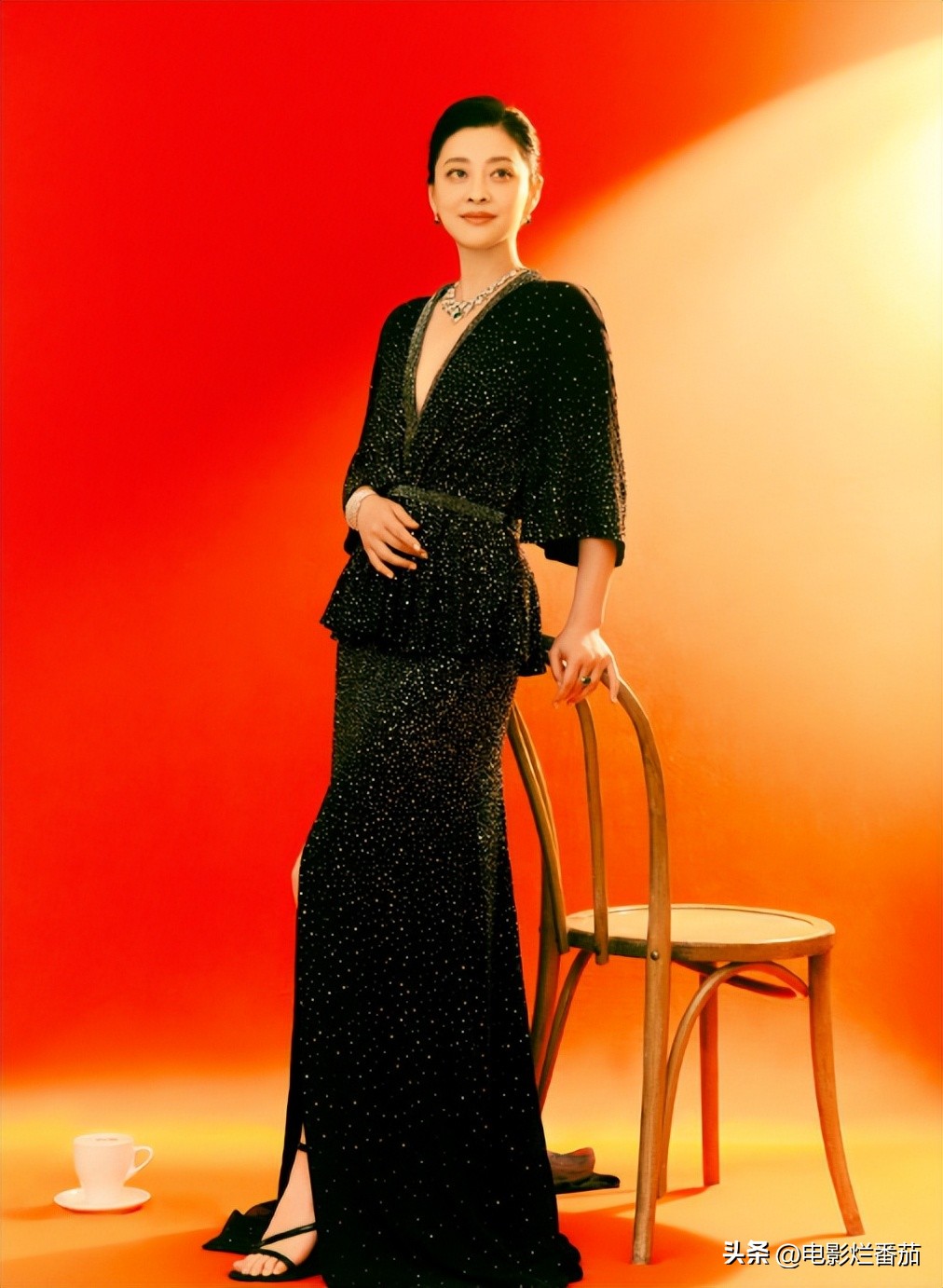 明星时尚穿搭评价_晚装女明星_红毯造型分析