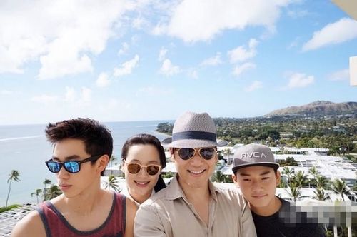 林依轮全家福曝光 长子林子濠参加变形计“吸粉”无数